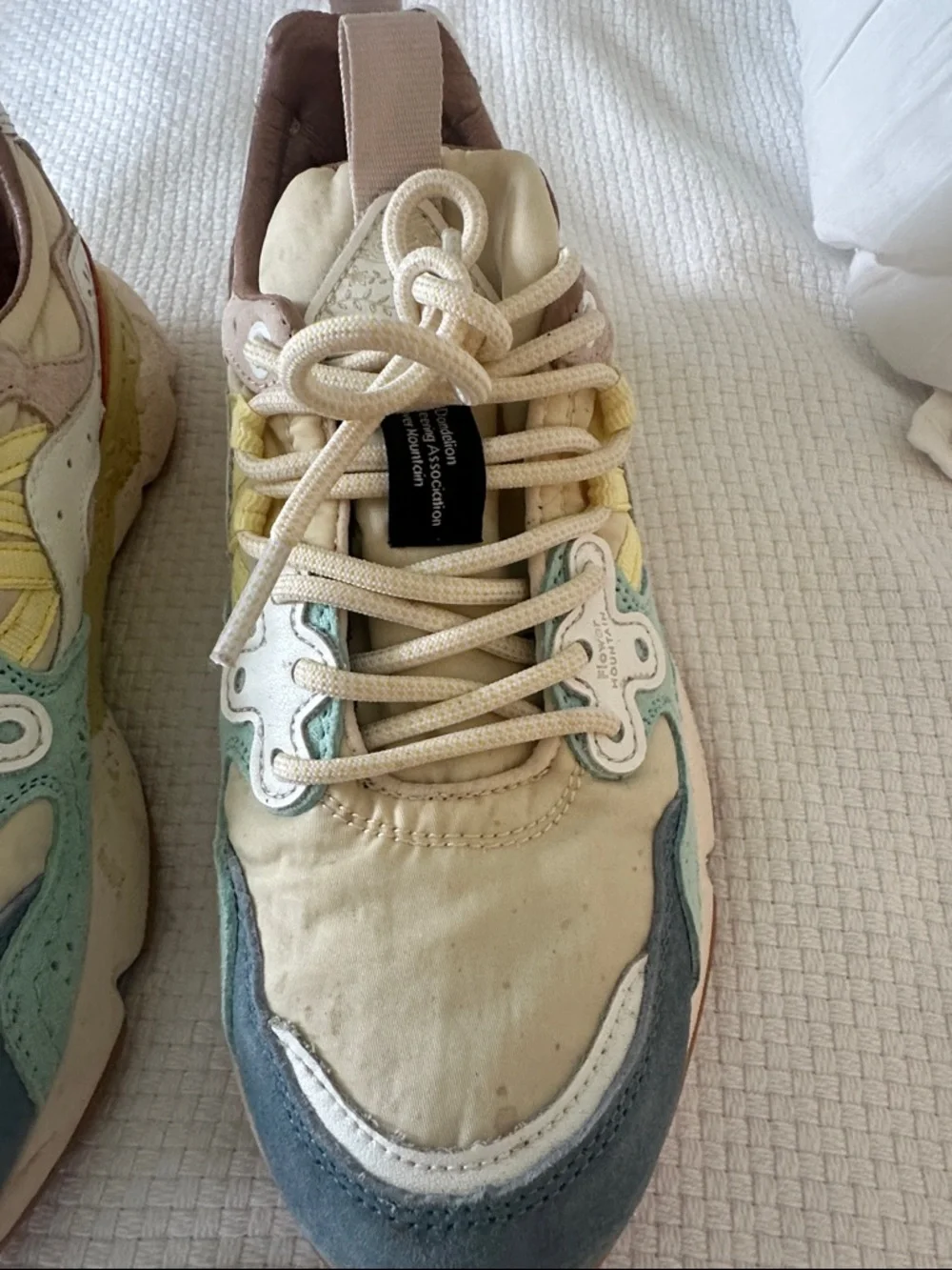 Women’s Flower Mountain Hiking Shoes - Picture 2 of 9